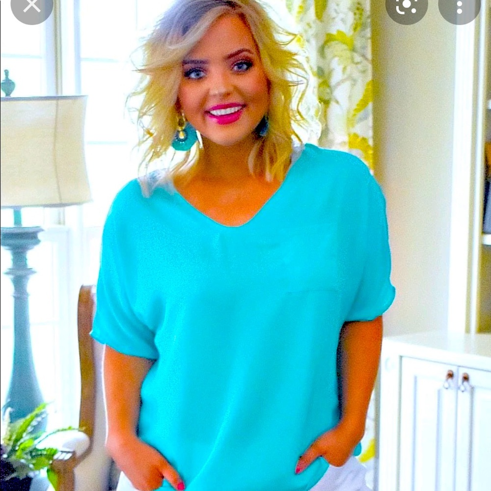NWT- perfectly Priscilla serenade me top- size 0/2 Aqua